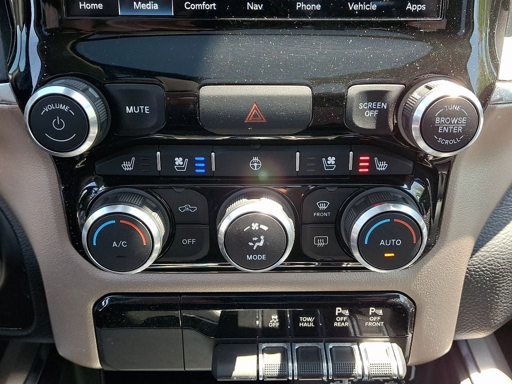 2022 RAM Ram 1500 Laramie Crew Cab 4x4 5'7' Box
