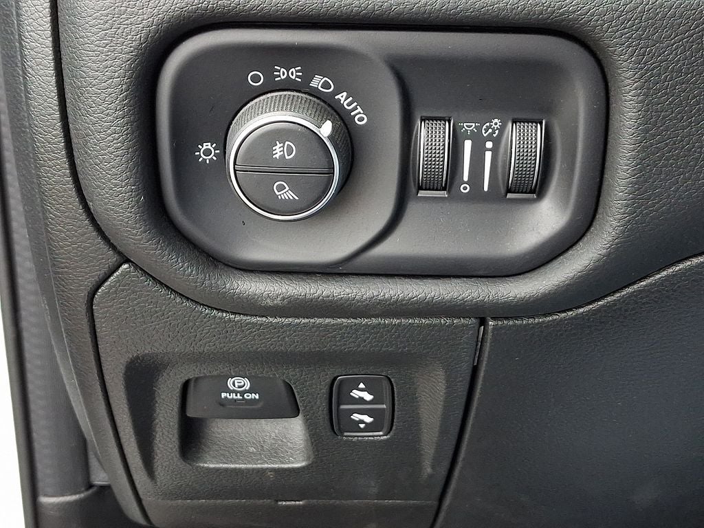 2023 RAM Ram 1500 Laramie Crew Cab 4x4 6'4' Box