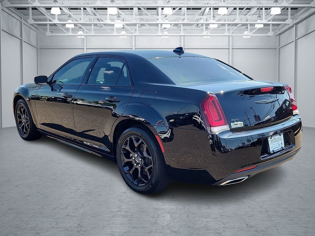 2023 Chrysler 300 Touring L AWD