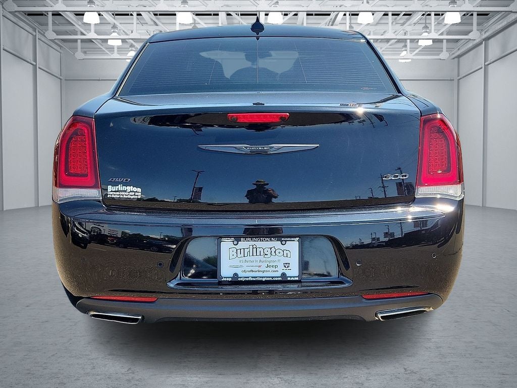 2023 Chrysler 300 Touring L AWD