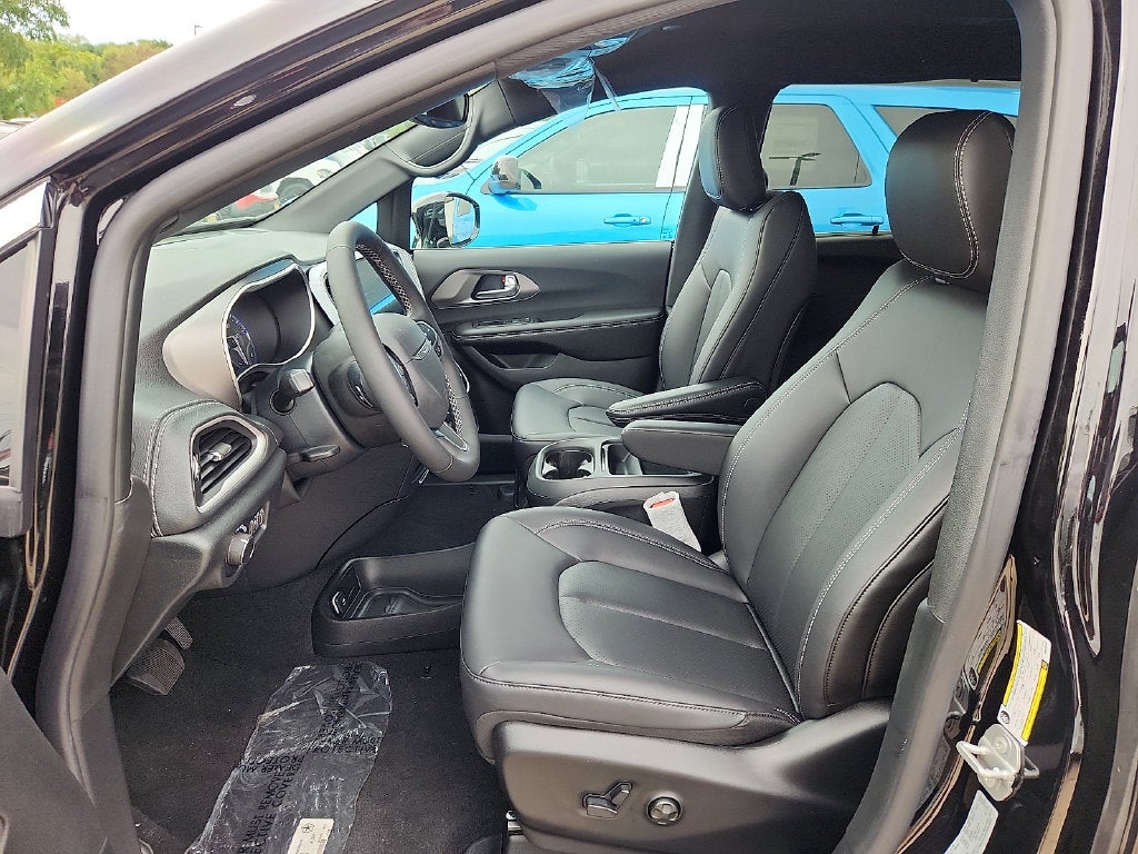2027 Chrysler Pacifica PACIFICA SELECT