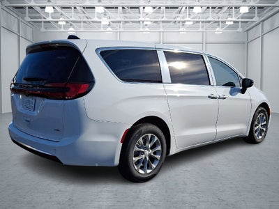 2027 Chrysler Pacifica PACIFICA SELECT AWD