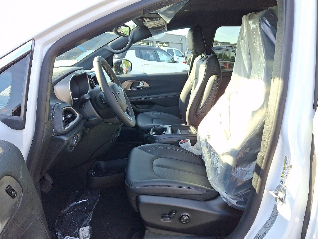 2027 Chrysler Pacifica PACIFICA SELECT AWD