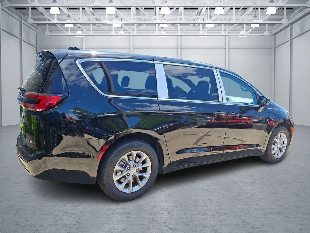 2027 Chrysler Pacifica PACIFICA SELECT AWD