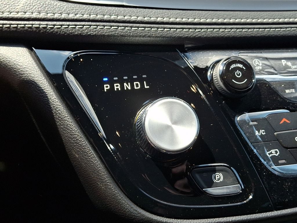 2027 Chrysler Pacifica PACIFICA SELECT AWD