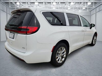 2027 Chrysler Pacifica PACIFICA SELECT AWD