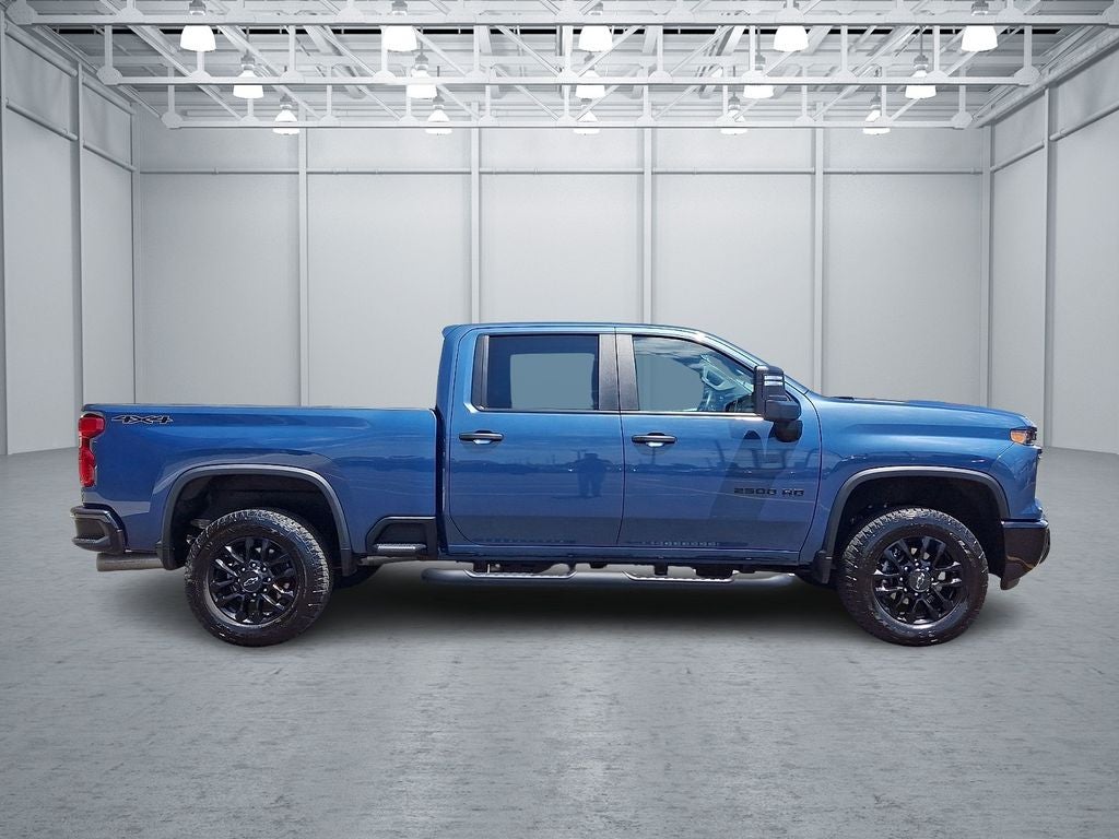 2025 Chevrolet Silverado 2500HD 4WD Crew Cab Standard Bed Custom