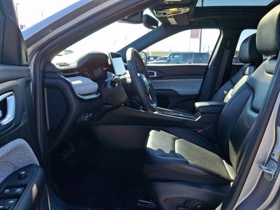 2023 Jeep Compass Latitude Lux FWD