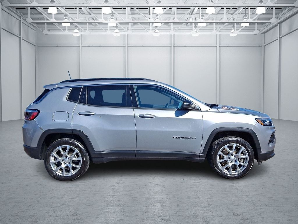 2023 Jeep Compass Latitude Lux FWD