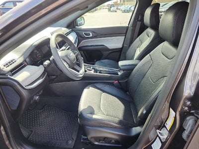 2023 Jeep Compass Latitude Lux FWD