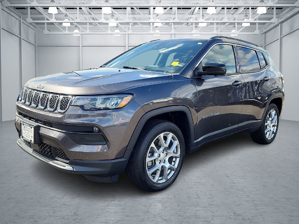 2023 Jeep Compass Latitude Lux FWD