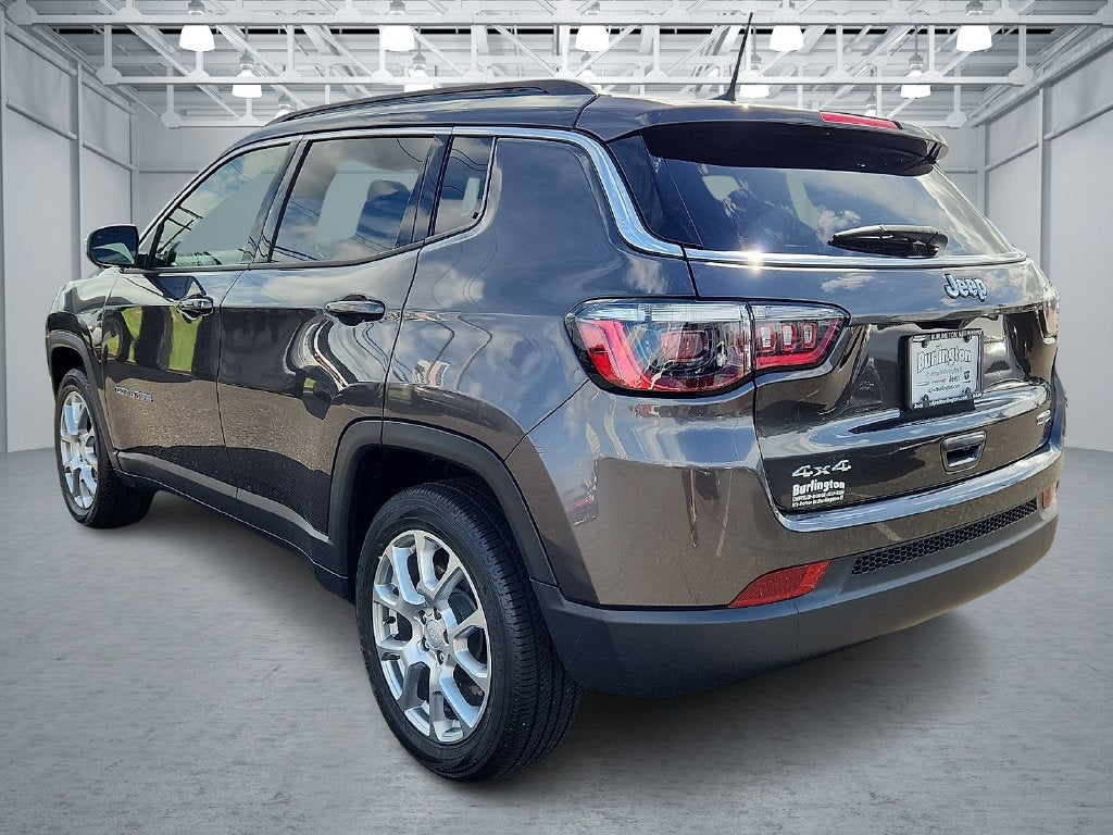 2023 Jeep Compass Latitude Lux FWD