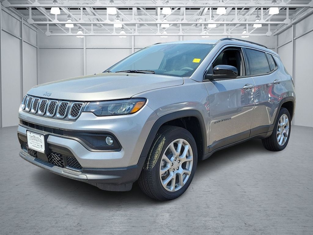 2024 Jeep Compass COMPASS LATITUDE LUX 4X4