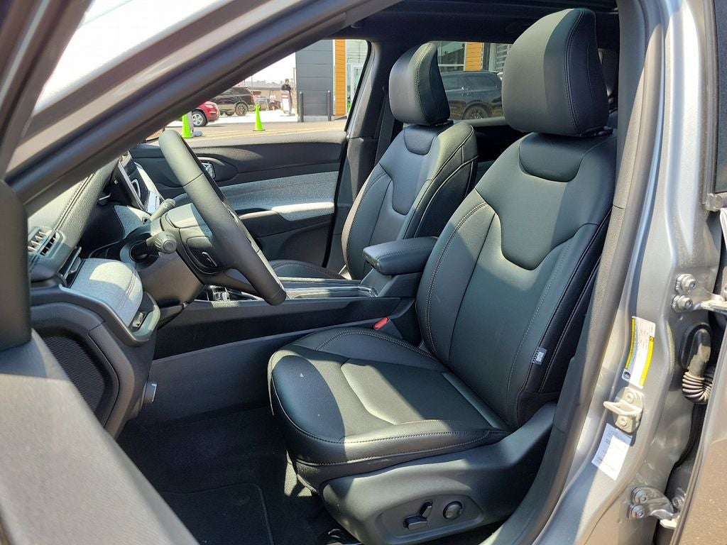 2024 Jeep Compass COMPASS LATITUDE LUX 4X4