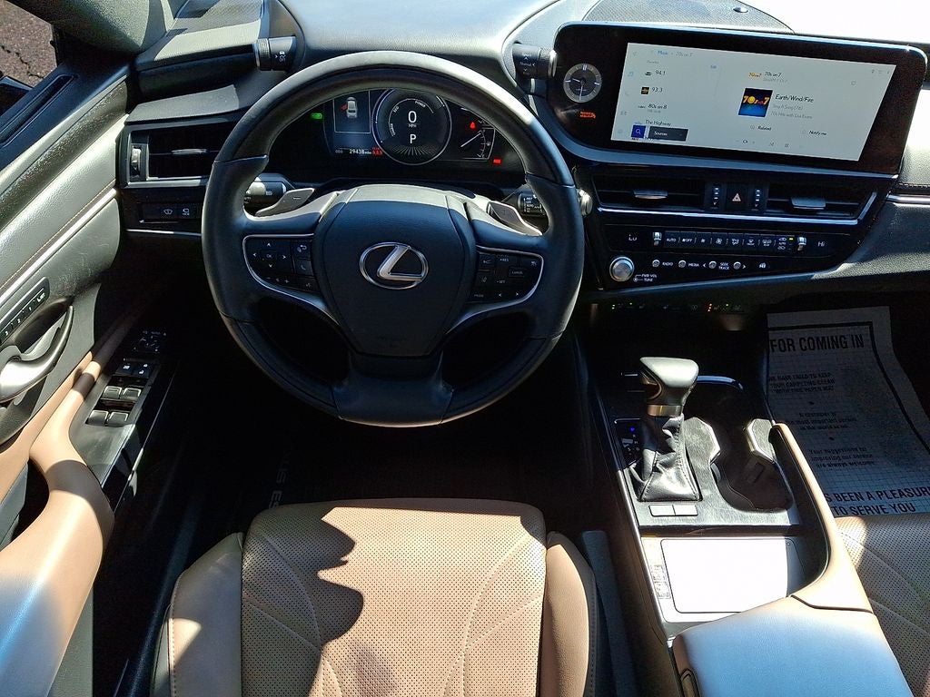 2024 Lexus ES 300h Luxury