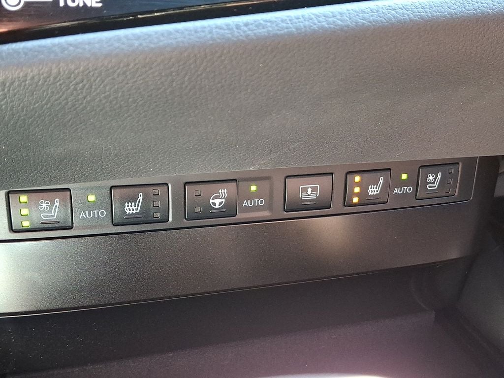 2024 Lexus ES 300h Luxury
