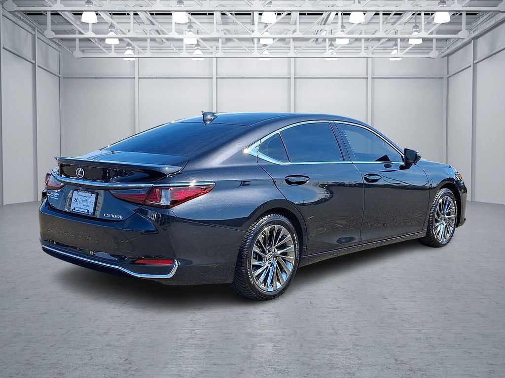 2024 Lexus ES 300h Luxury