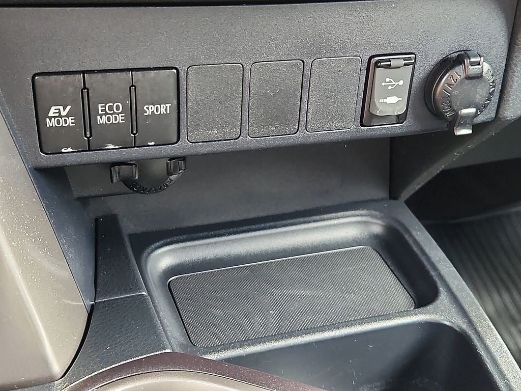 2018 Toyota RAV4 Hybrid LE