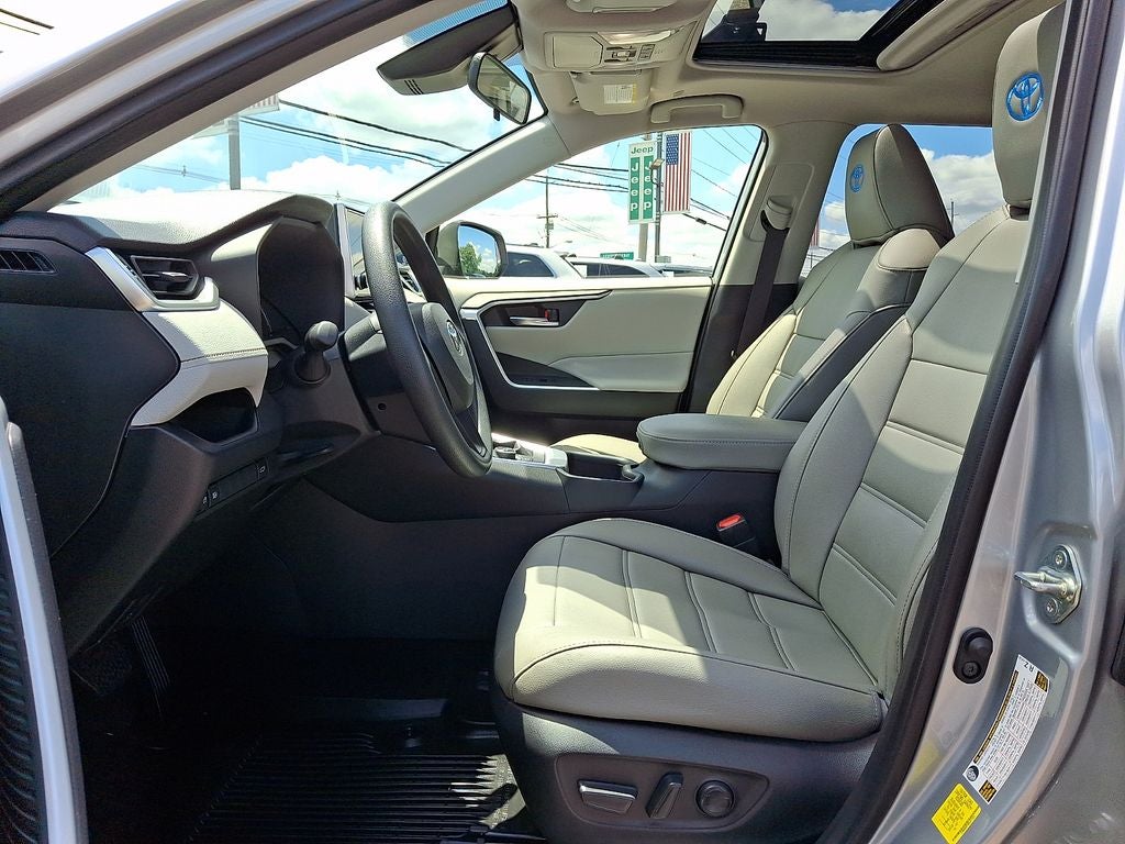 2025 Toyota RAV4 Hybrid XLE