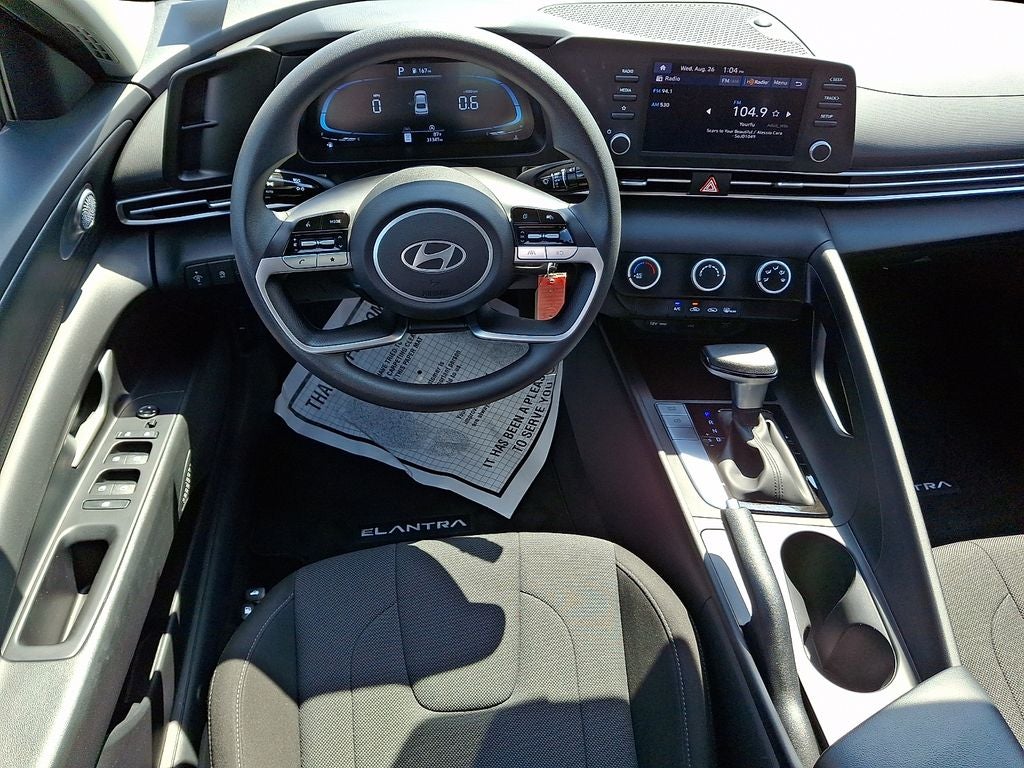 2024 Hyundai Elantra SE