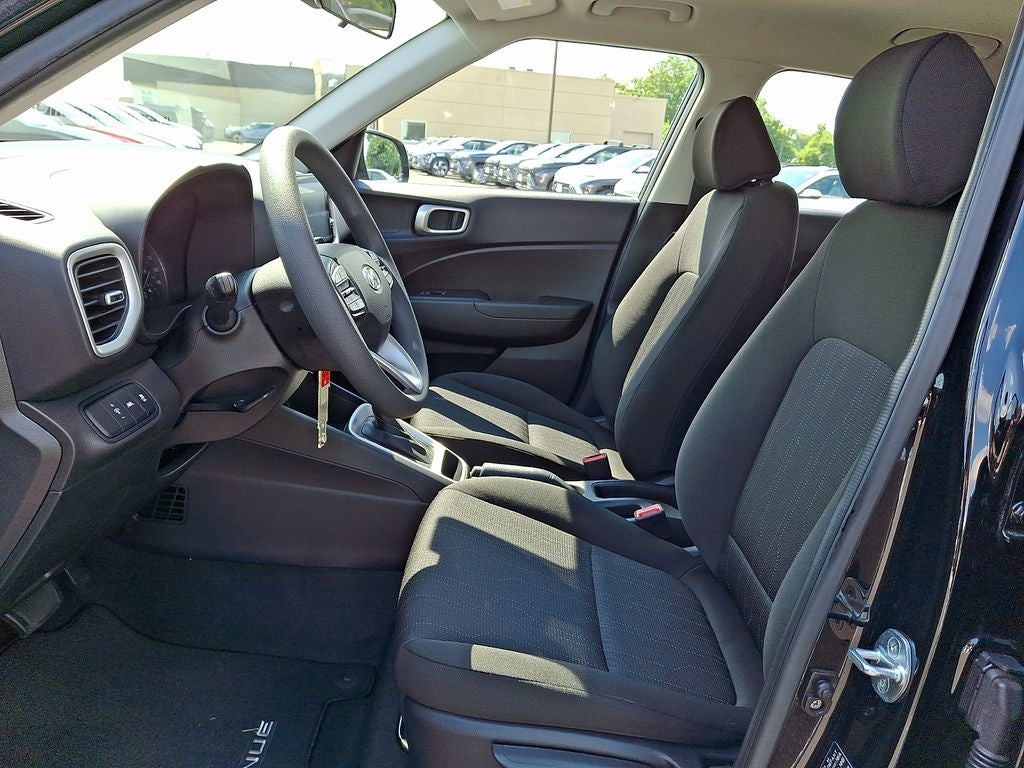2022 Hyundai Venue SE
