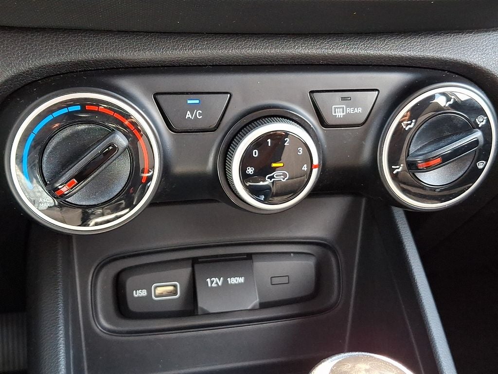 2022 Hyundai Venue SE
